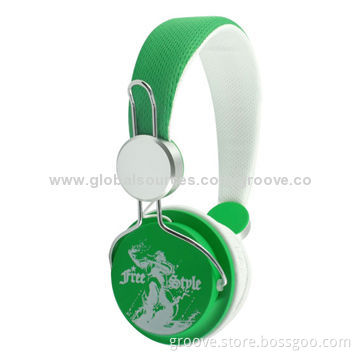 Folding Studio Headphones with Rubber Surface, 20 to 20,000Hz Frequency Range